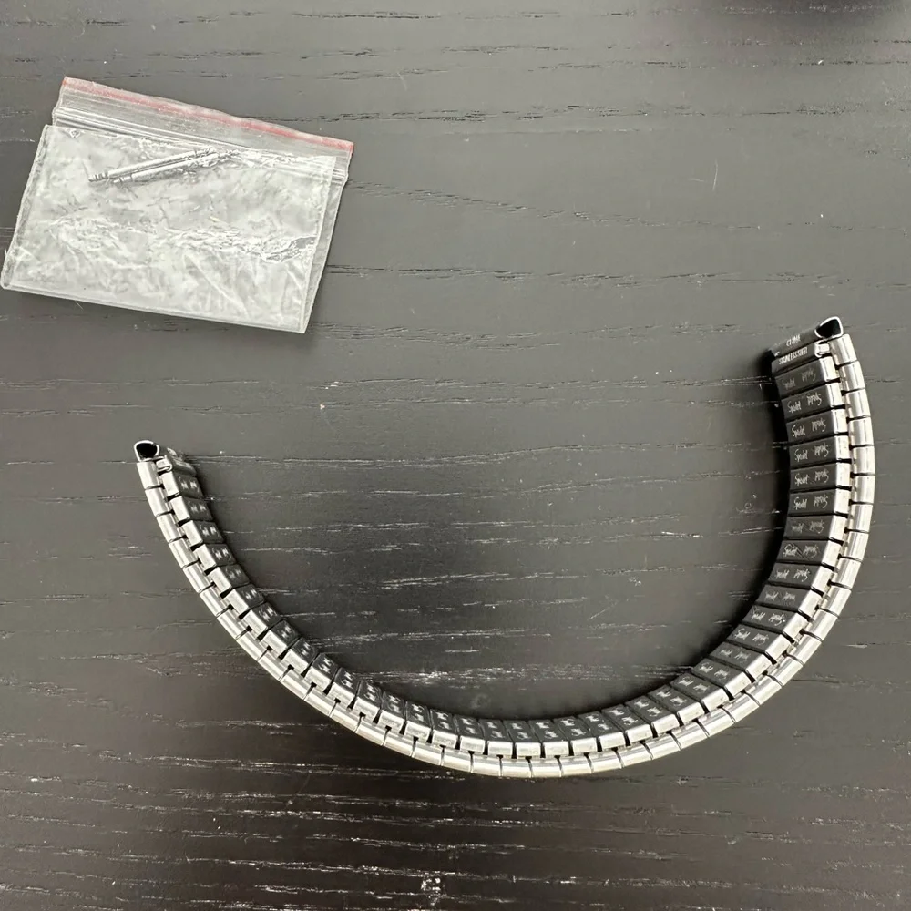 Speidel Silver Watch Band in Original Box with Cleaning Cloth - Picture 5 of 7